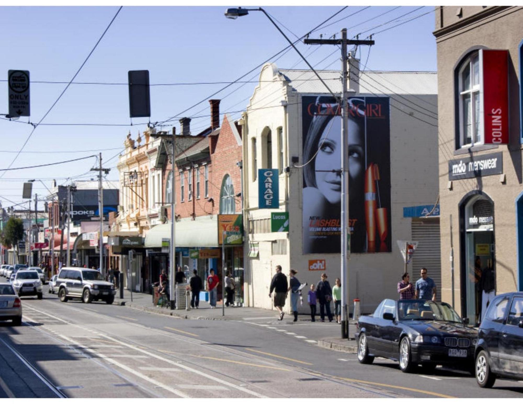 Modern 2 Bed Apartment In Trendy Collingwood Melbourne Exterior photo