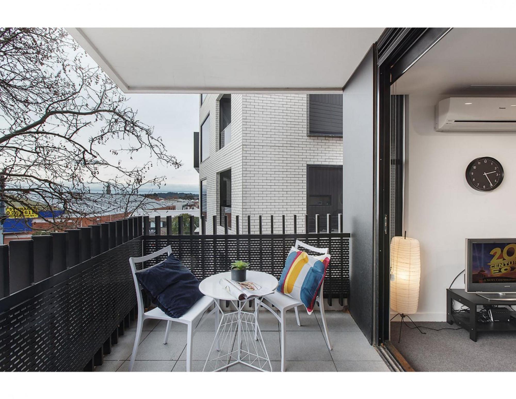 Modern 2 Bed Apartment In Trendy Collingwood Melbourne Exterior photo